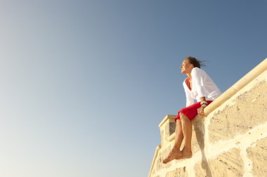 Olgun kadın güneşli tatil rahat