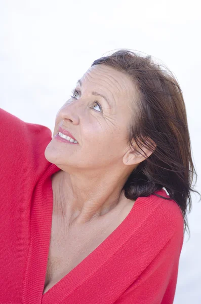 Retrato mujer madura feliz aislado en blanco —  Fotos de Stock