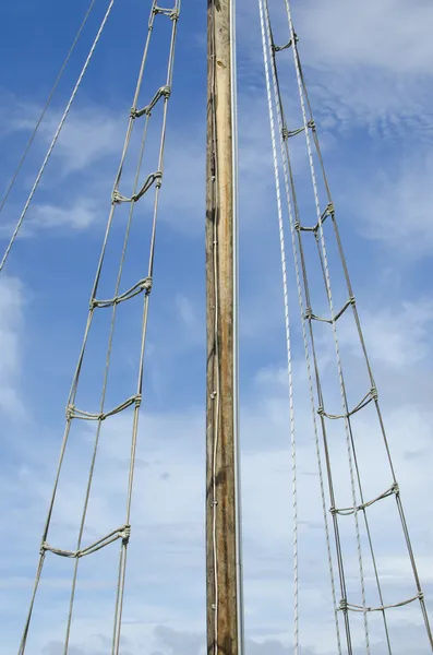 Rigging and mast on yacht — Stock Photo, Image