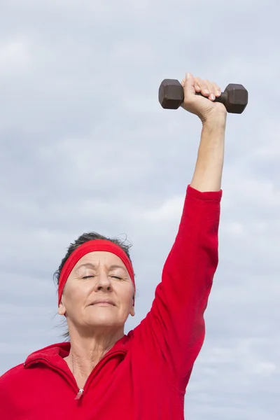 Relajado saludable ejercicio de la mujer mayor — Foto de Stock