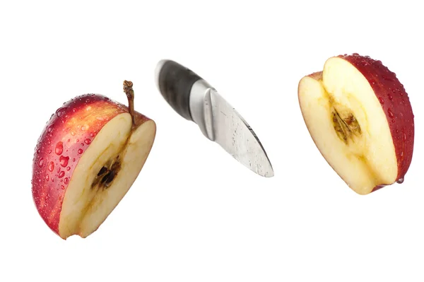 Нож и яблоко — стоковое фото