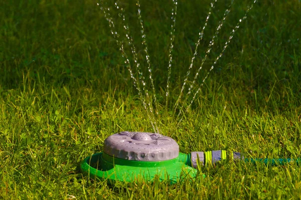 Evening Lawn Irrigation Simple Multi Functional Garden Sprinkler — Stock Photo, Image