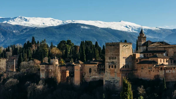 Vista Alhambra Ciudad Granada Andalucía España Con Sierra Nevada Nevada — Foto de Stock