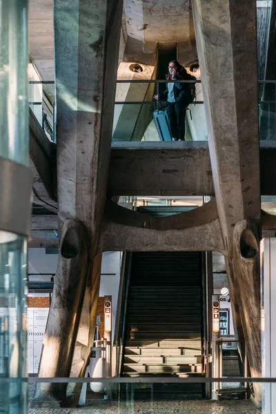 Lisbon Portugal January 2022 Passenger Oriente Train Station Lisbon Portugal — Foto de Stock