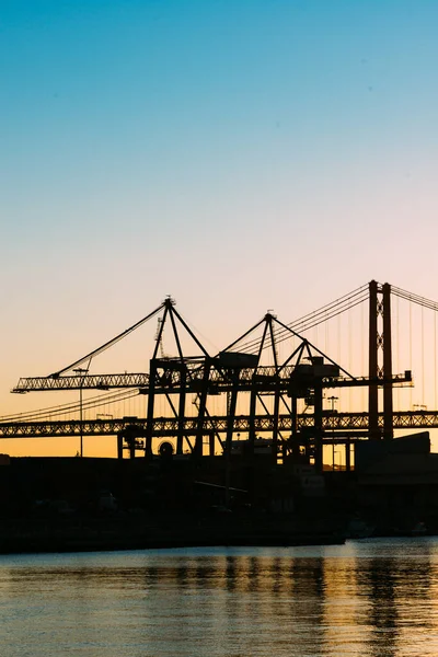 Silhouette Cranes Port Lisbon Portugal April Bridge Background Sunset — Fotografia de Stock