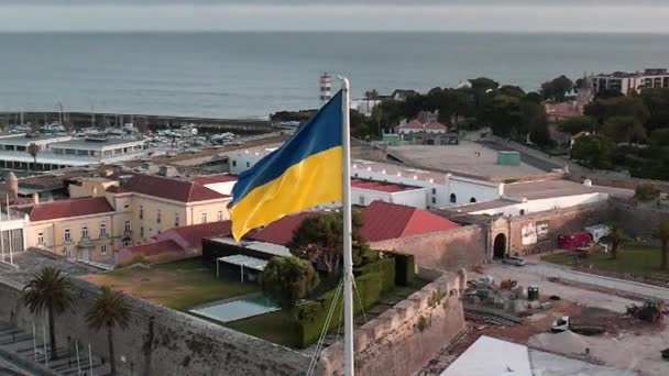 Slow Motion Ukrainian Flag Wind Captured Cascais Portugal — Vídeos de Stock