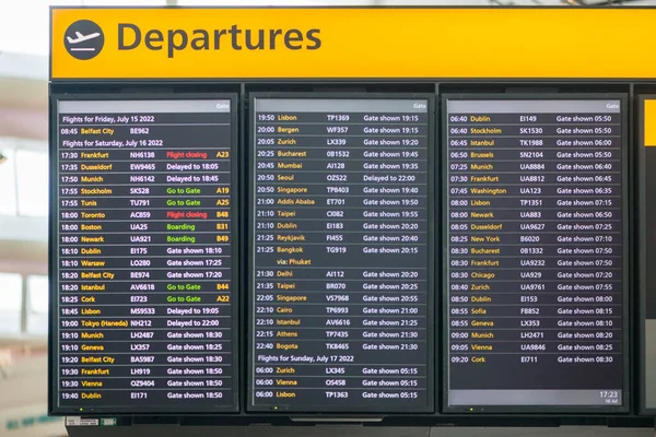 London Heathrow July 2022 Flight Departure Board Full Frame Detail — 图库照片