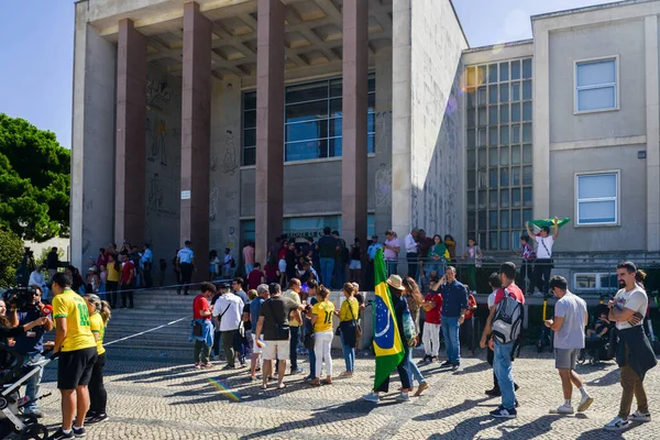 Lisboa Portugal Outubro 2022 Brasileiros Fazem Fila Para Votar Presidente — Fotografia de Stock
