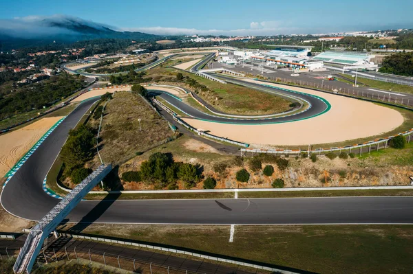 Estoril, Portekiz - 11 Ekim 2022: Fernanda Pires da Silva Autodrome 'un havadan görünüşü, halk arasında Autodromo do Estoril olarak bilinir. Pist 4.36 kilometre uzunluğunda ve 13 virajlı.