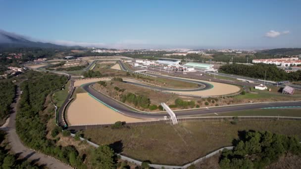 Estoril ポルトガル 2022年10月11日 一般的にAutodromo Estorilとして知られているFernanda Pires Silva Autodromの空中高速の景色 曲は13曲入りで長さ約12Km — ストック動画