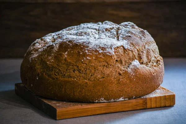 Fatto Casa Speciale Pane Ucraino Sul Tavolo Della Cucina Asciugamano — Foto Stock