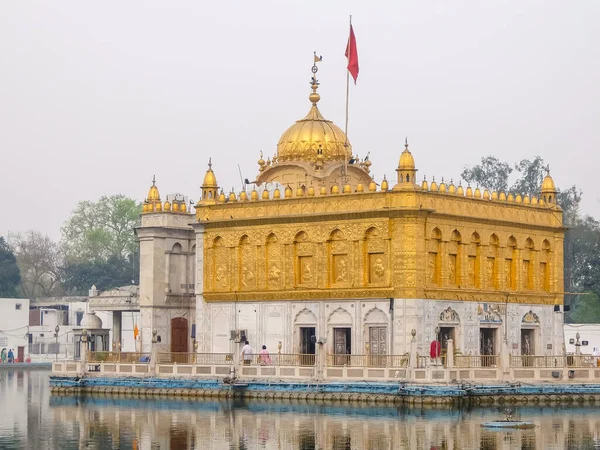 Amritsar India 2018 Április Körül Shri Durgiana Mandir Gyönyörű Építészete — Stock Fotó