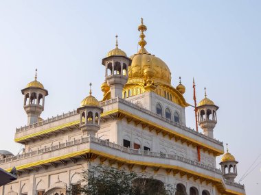 Amritsar, Hindistan - Nisan 2018. Amritsar 'daki güzel Altın Tapınak manzarası.