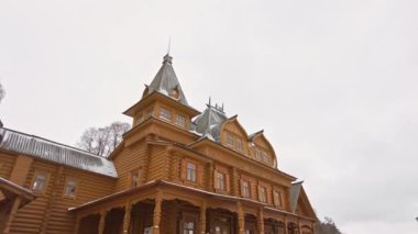 Gorodets, Rusya - Kasım 2021. Volga Nehri kıyısındaki Karmaşık Sanatçılar Şehri. Gorodets halk sanatı ve müzesinin merkezidir..