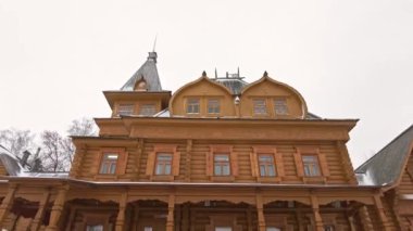 Gorodets, Rusya - Kasım 2021. Volga Nehri kıyısındaki Karmaşık Sanatçılar Şehri. Gorodets halk sanatı ve müzesinin merkezidir..