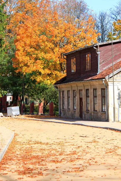 Jesień w mieście Kuldīga — Zdjęcie stockowe