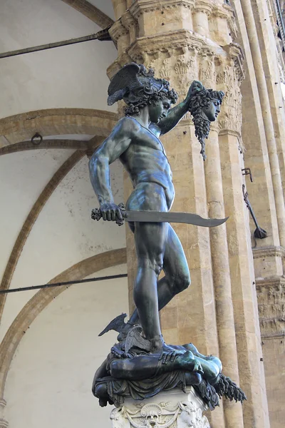 Perseus met het hoofd van medusa door benvenuto cellini — Stockfoto