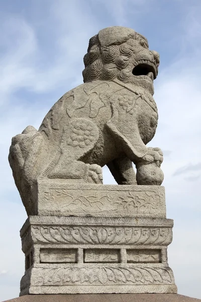 Sculpture lion chinois — Photo