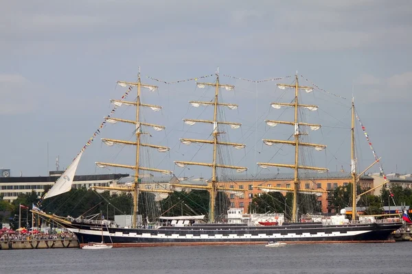 里加，拉脱维亚-7 月 26 日： 赛身材高大的船只种族 2013年 — 图库照片