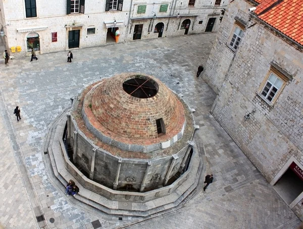 Dubrovnik, Croazia. La grande fontana di Onofrio . — Foto Stock