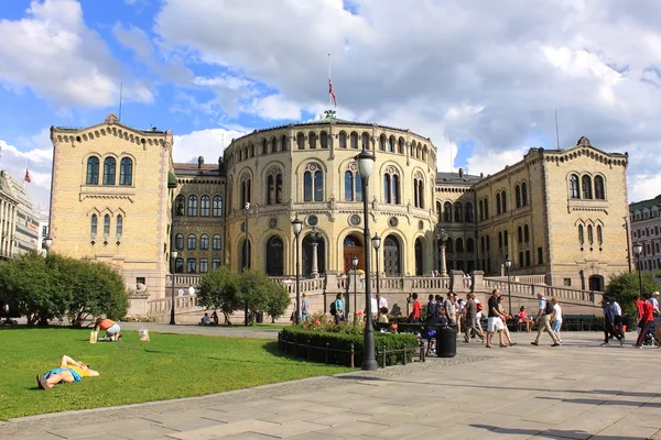 Parlament gebouw in oslo, Noorwegen. — Stockfoto