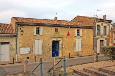 La Sauve, Fransa - 25 Mart 2022: La Sauve Fransa 'nın güneybatısındaki Gironde ilinde bir komün..