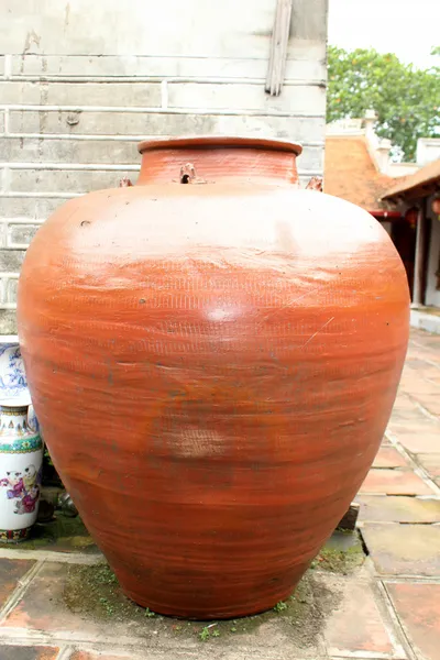 Big earthen jar — Stock Photo, Image