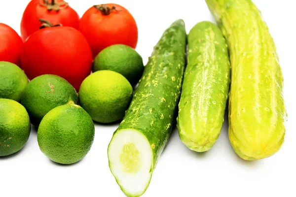 Groenten en fruit geïsoleerd op een witte achtergrond — Stockfoto