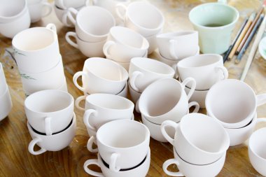 Yeni seramik ve sır