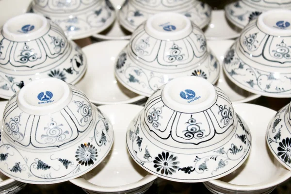Keramische Produkte aus Chu-dau-Keramik — Stockfoto
