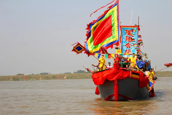 Performed traditional boat on the river — Stock Photo, Image