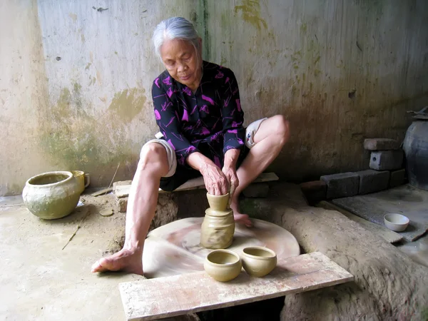Clay pottery woman — Stock Photo, Image