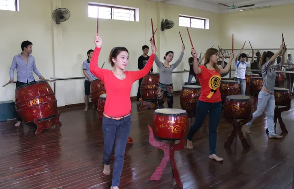 Artists performing drum — Stock Photo, Image