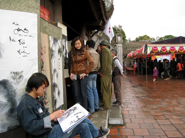 O artista está desenhando retrato — Fotografia de Stock