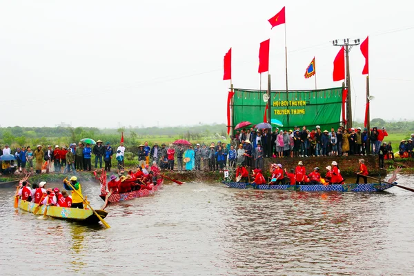 Cooking competition on the river — Stock Photo, Image