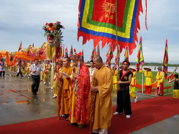Ceremonia de los monjes en Kiep Bac tempel —  Fotos de Stock