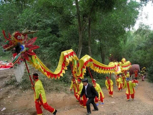 Group of people in traditional costume palanquin procession of h — Stock Photo, Image