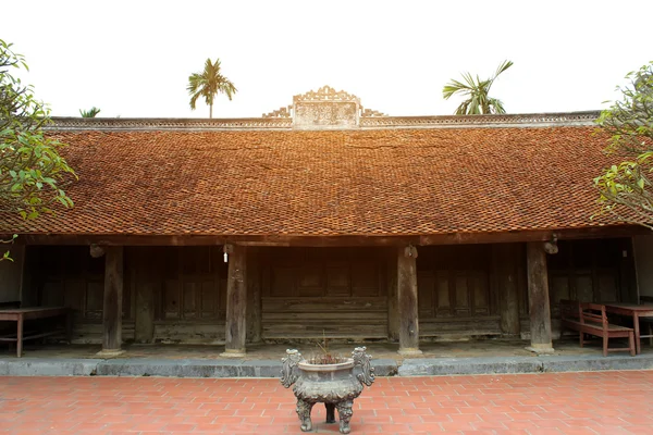 Templo en el estilo arquitectónico tradicional del este, Hai D — Foto de Stock