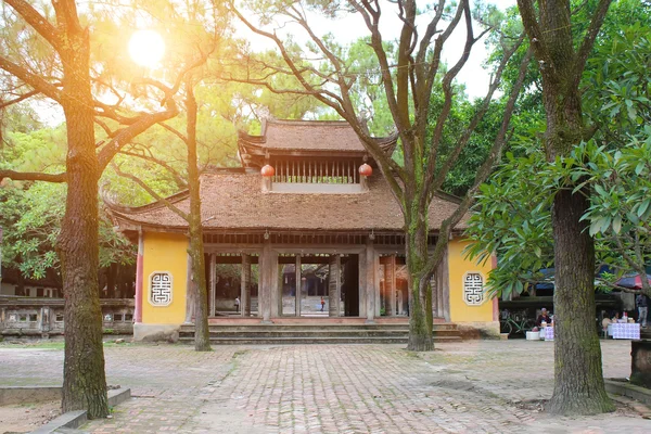 Храм в традиционном архитектурном стиле востока, Хай D — стоковое фото