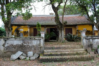 Tapınağın doğusunda, hai d Geleneksel mimari tarzı