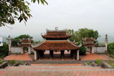 Tapınağın doğusunda, hai d Geleneksel mimari tarzı