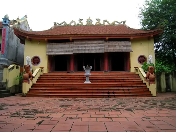 Templo en el estilo arquitectónico tradicional del este, Hai D — Foto de Stock