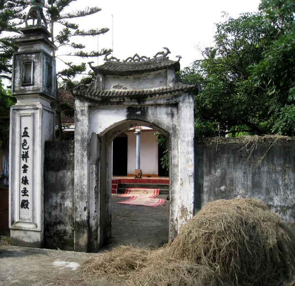 Porte de la maison rurale au Vietnam — Photo