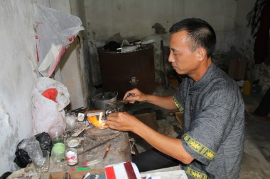 Kuyumcu hazırlanmış Gümüş Yüzükler