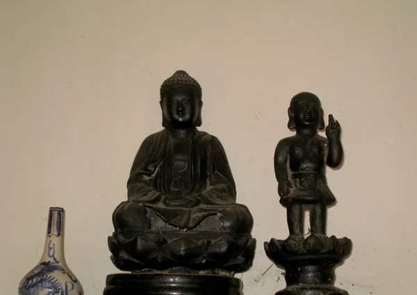 Estátua de Buda no templo — Fotografia de Stock
