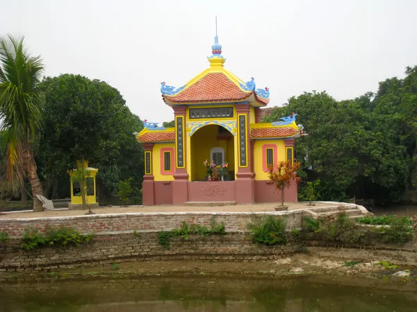 Tombeau de Bui Thi Hy, ancêtre de la céramique Chu Dau, Vietnam — Photo