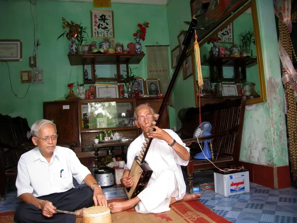 Artistes folkloriques se produisant — Photo