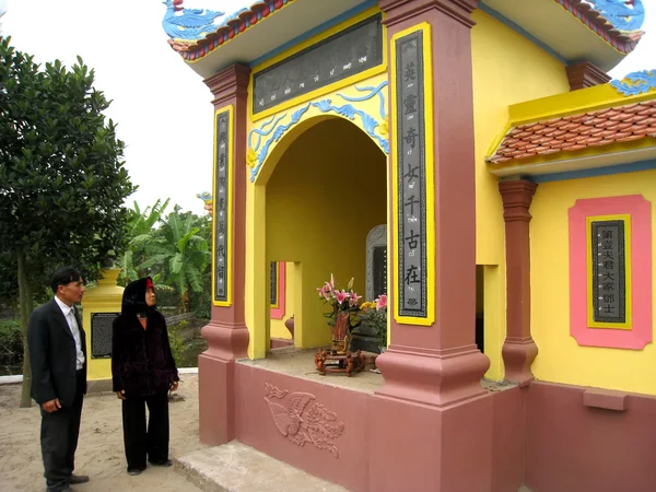 Groep mensen te tempel branden van wierook ceremonie voor geluk — Stok fotoğraf