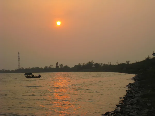 Sunset on the river — Stock Photo, Image