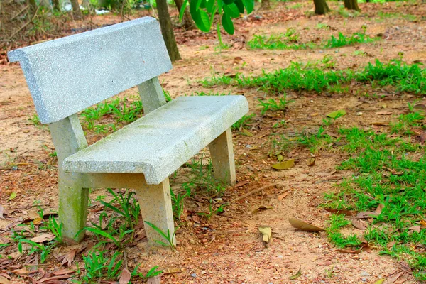 Stone bench in the garden — Stock Photo, Image